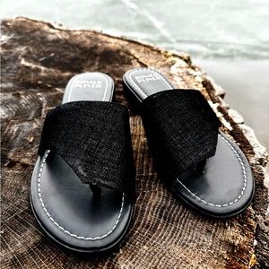 Donald J. Pliner (GALLANT) Women’s Casual Slide Sandals. NWOT. Size 8